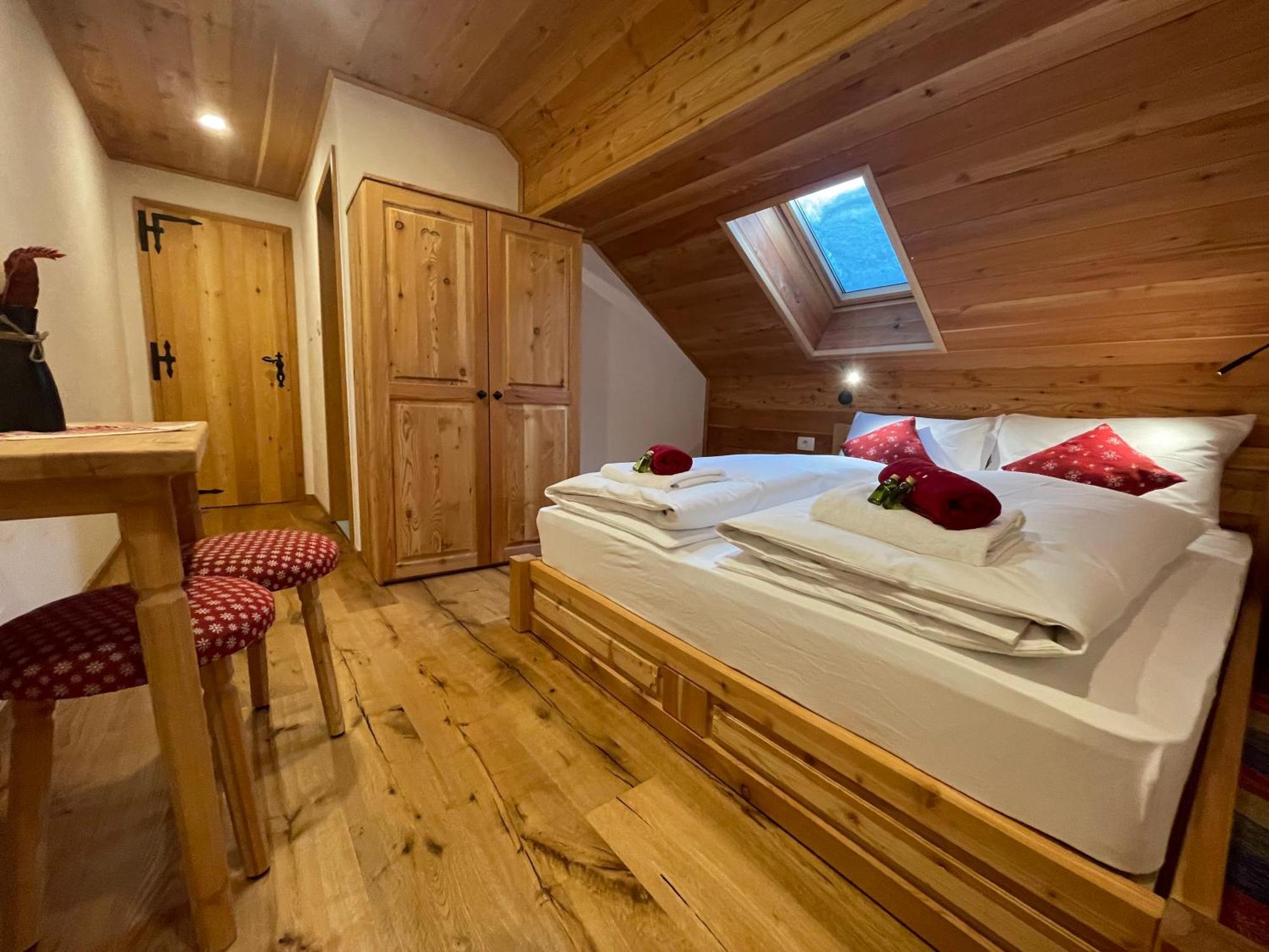 Hotel Surc Kranjska Gora Habitación foto